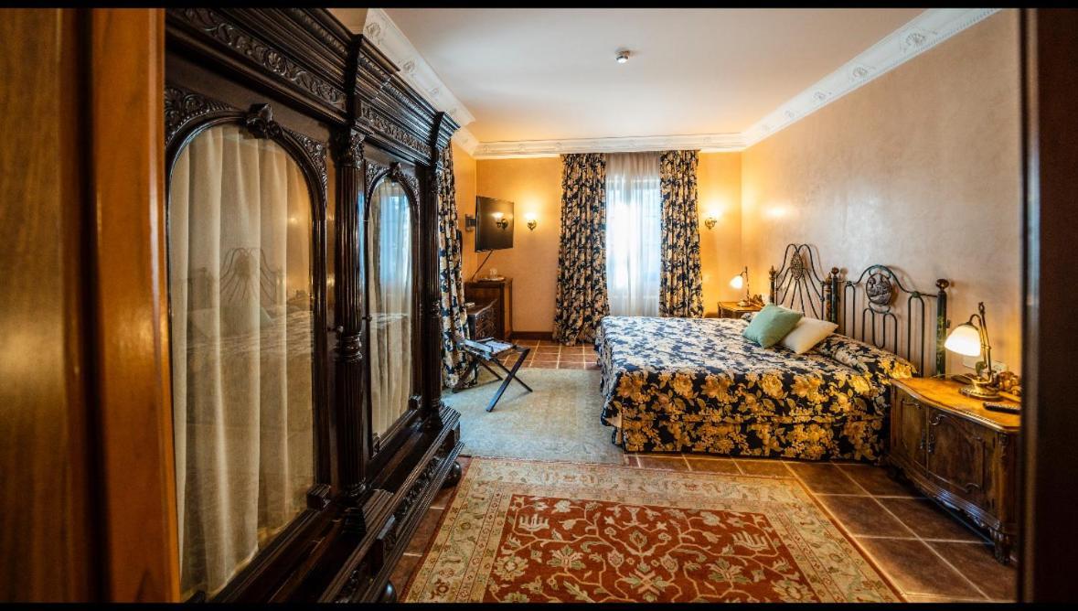 Palacio De Miraflores Miraflores de la Sierra Ngoại thất bức ảnh